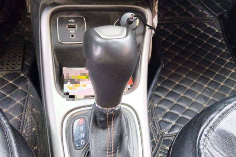Used Jeep Compass 2017 200T Automatic Family Edition Gear Lever