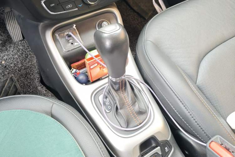 Used Jeep Compass 2017 200T Automatic Family Edition Gear Lever