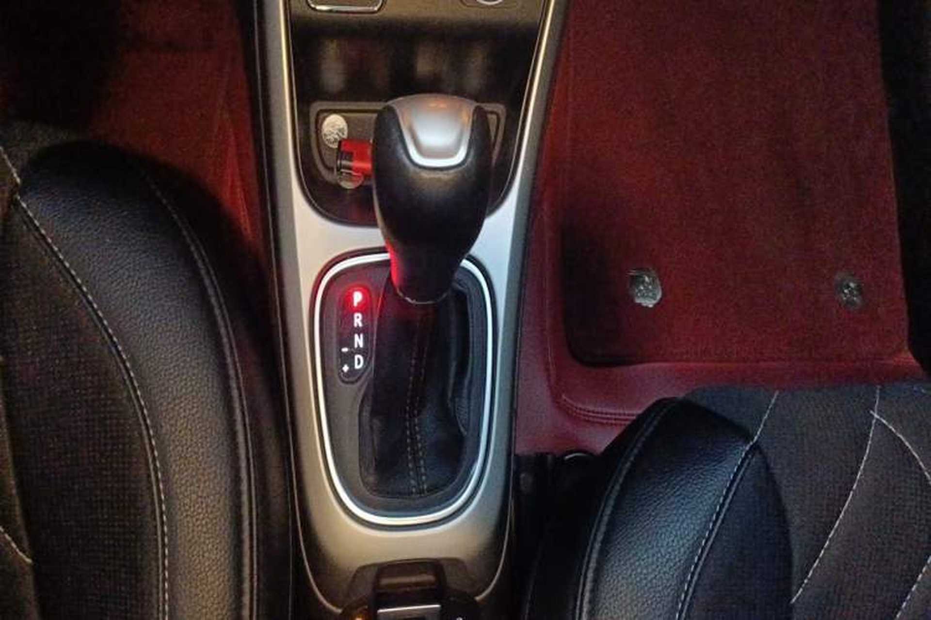 Used Jeep Compass 2017 200T Automatic Family Edition Gear Lever
