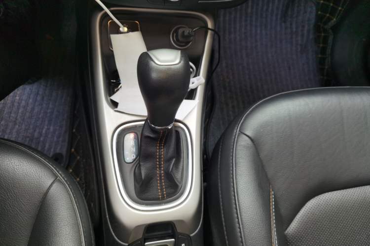 Used Jeep Compass 2017 200T Automatic Family Edition Gear Lever