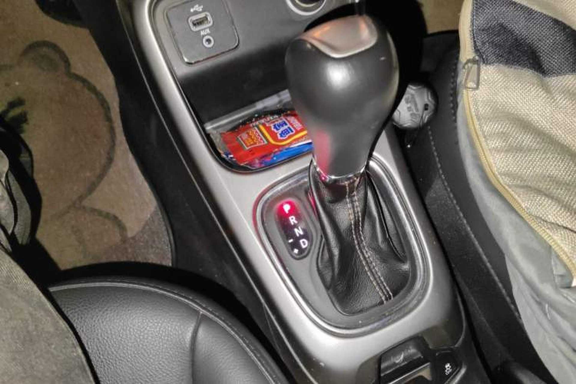 Used Jeep Compass 2017 200T Automatic Family Edition Gear Lever