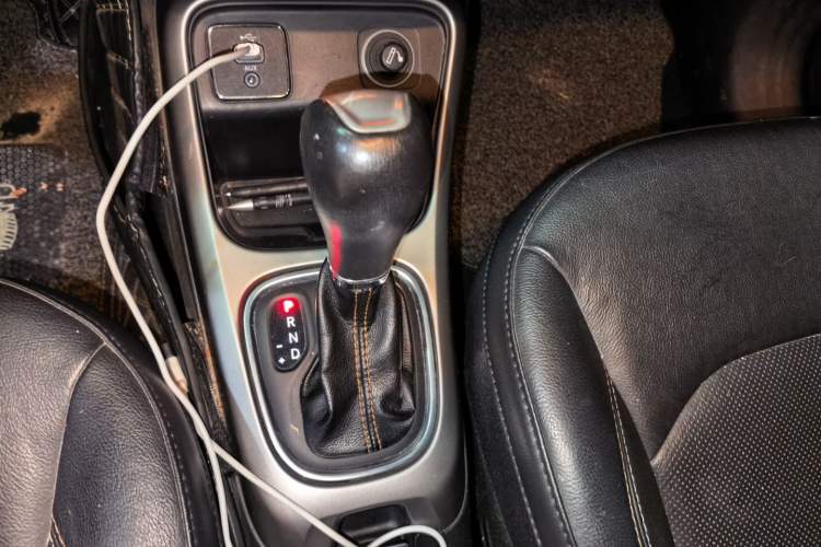 Used Jeep Compass 2017 200T Automatic Family Edition Gear Lever