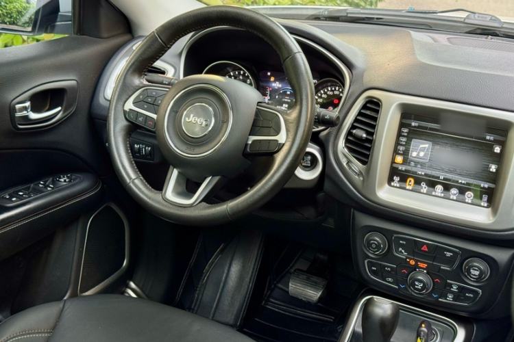 Used Jeep Compass 2017 200T Automatic Family Edition Gear Lever