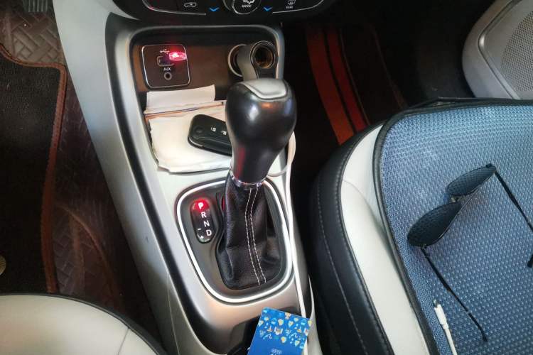 Used Jeep Compass 2017 200T Automatic Family Edition Gear Lever