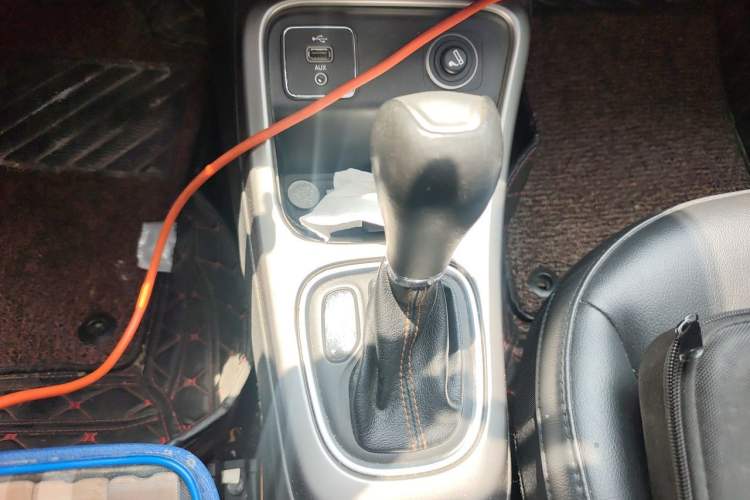 Used Jeep Compass 2017 200T Automatic Enjoyment Version Gear Lever