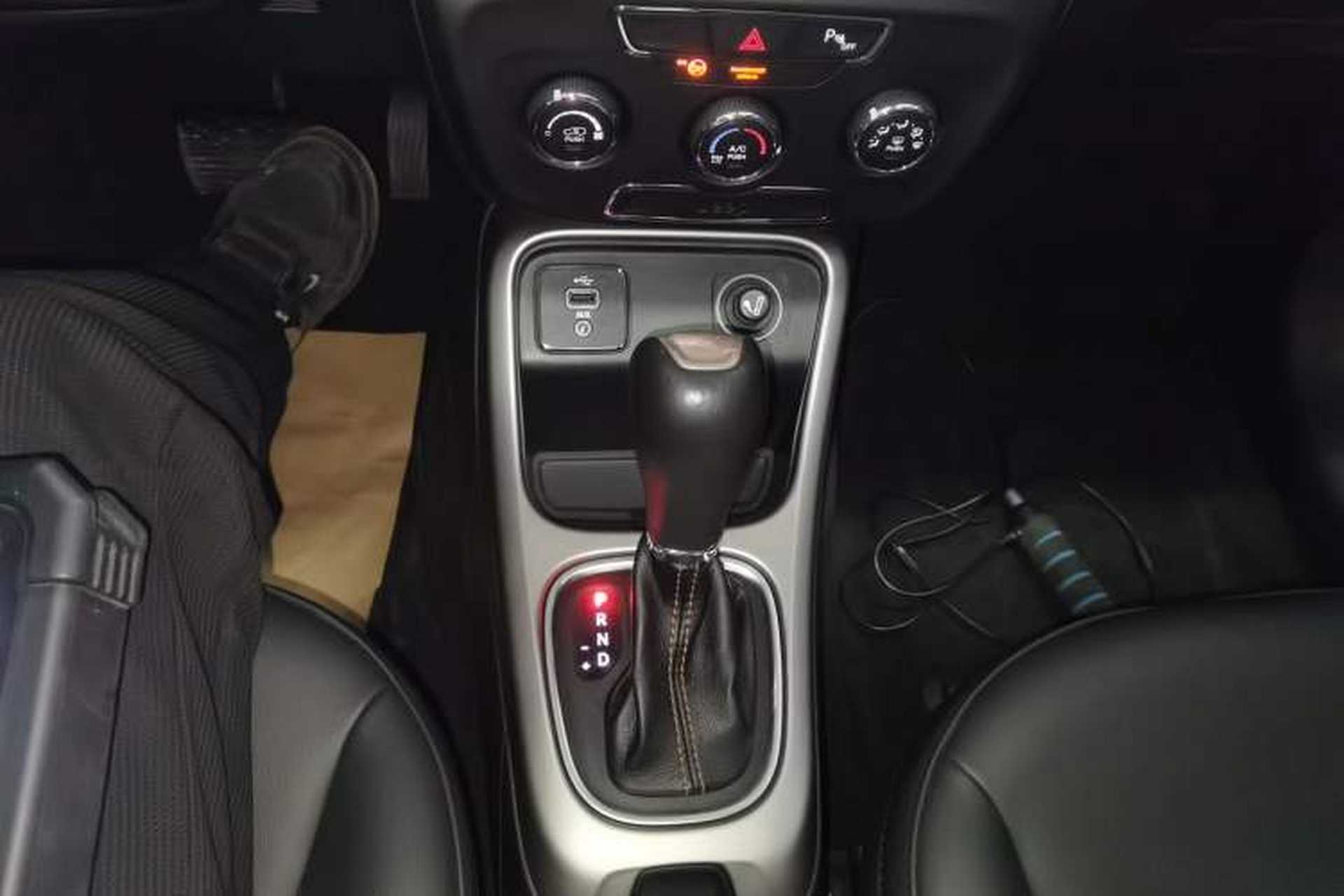 Used Jeep Compass 2017 200T Automatic Enjoyment Version Gear Lever