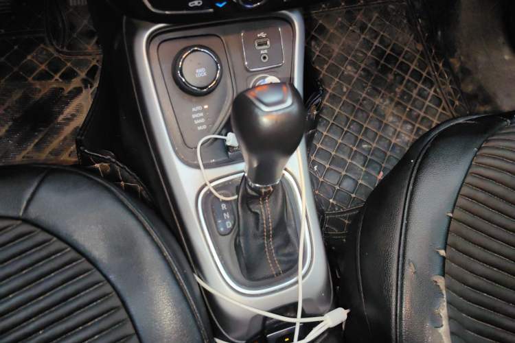 Used Jeep Compass 2017 200T Automatic Family Enjoyment Four-Wheel Drive Edition Gear Lever