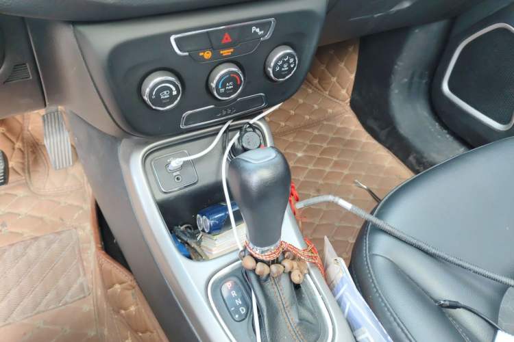 Used Jeep Compass 2017 200T Automatic Enjoyment Version Gear Lever