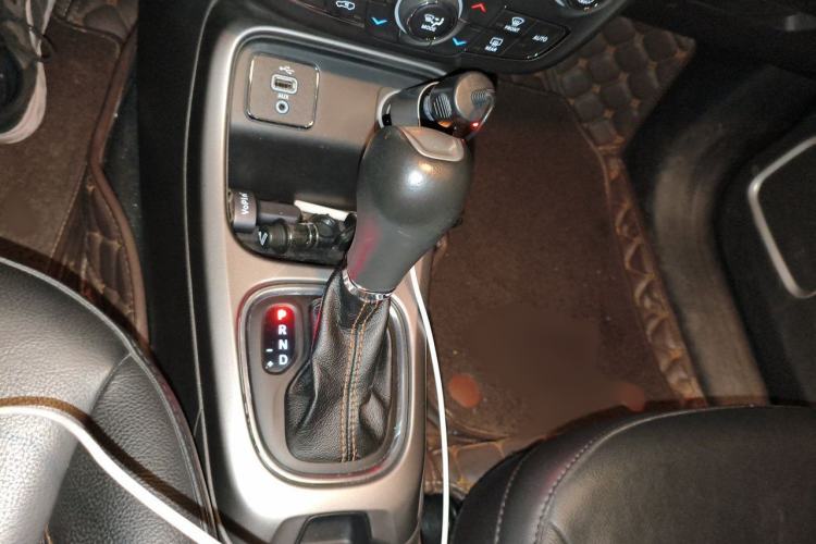 Used Jeep Compass 2017 200T Automatic Family Edition Gear Lever