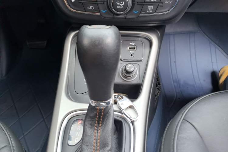 Used Jeep Compass 2017 200T Automatic Family Enjoyment Four-Wheel Drive Edition Gear Lever