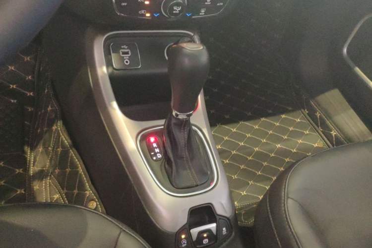 Used Jeep Compass 2017 200T Automatic Family Edition Gear Lever