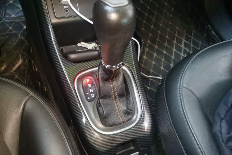 Used Jeep Compass 2017 200T Automatic Family Edition Gear Lever