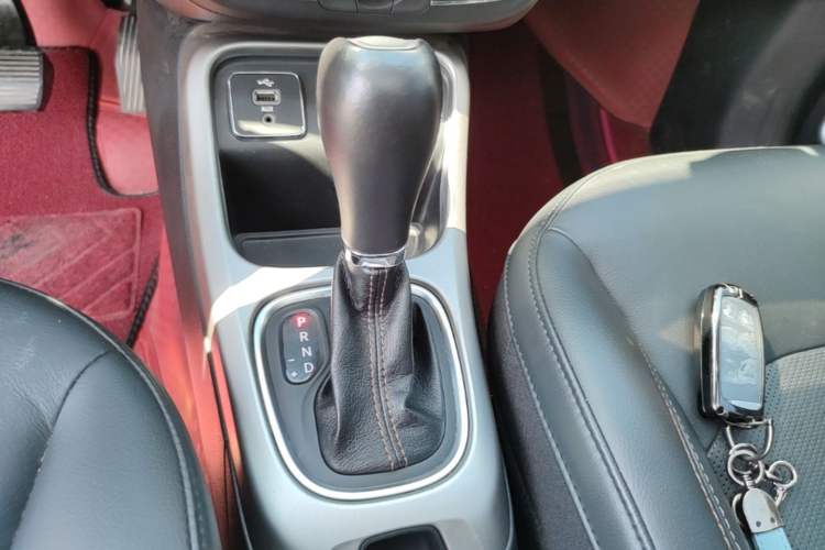 Used Jeep Compass 2017 200T Automatic Family Edition Gear Lever