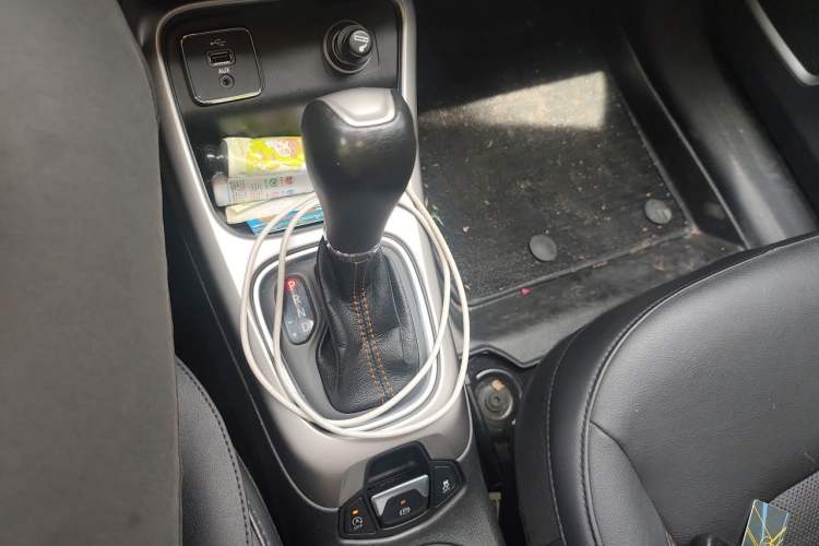 Used Jeep Compass 2017 200T Automatic Family Edition Gear Lever