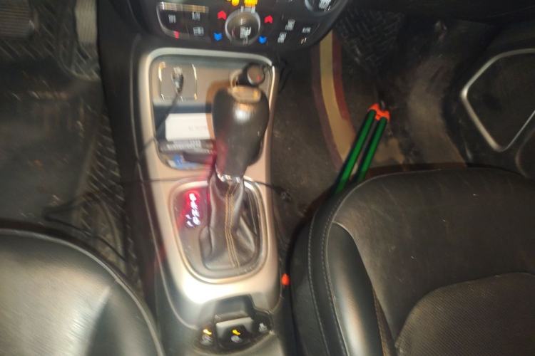 Used Jeep Compass 2017 200T Automatic Family Edition Gear Lever