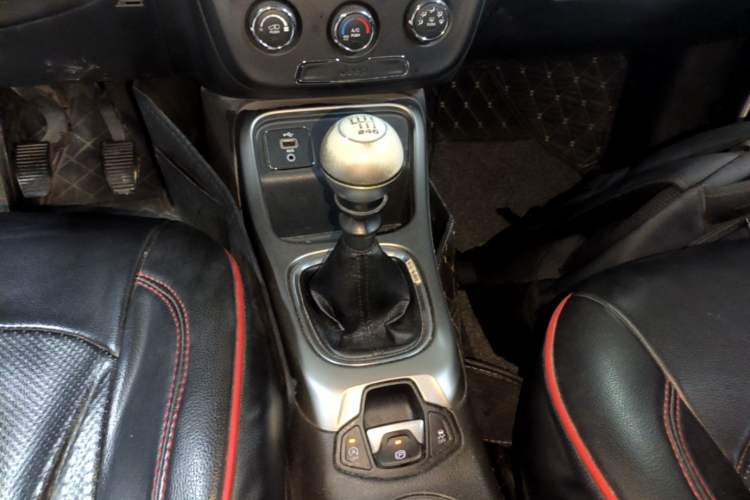 Used Jeep Compass 2017 200T Manual Enjoy Edition Gear Lever