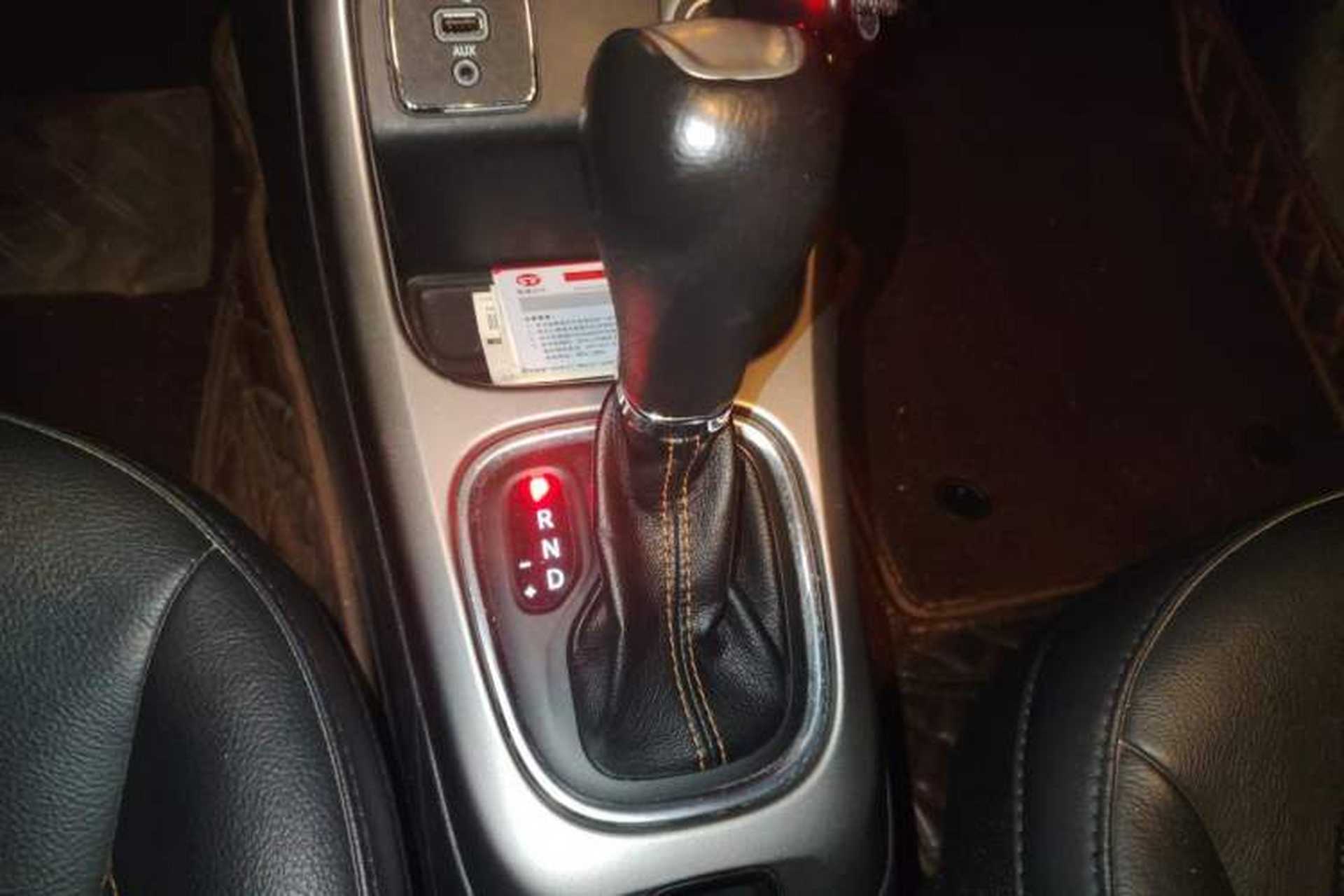 Used Jeep Compass 2017 200T Automatic Family Edition Gear Lever