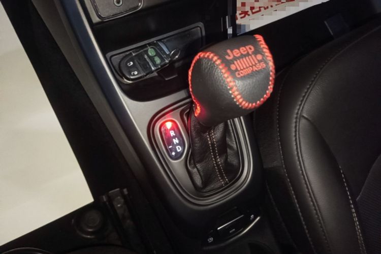 Used Jeep Compass 2017 200T Automatic Family Edition Gear Lever