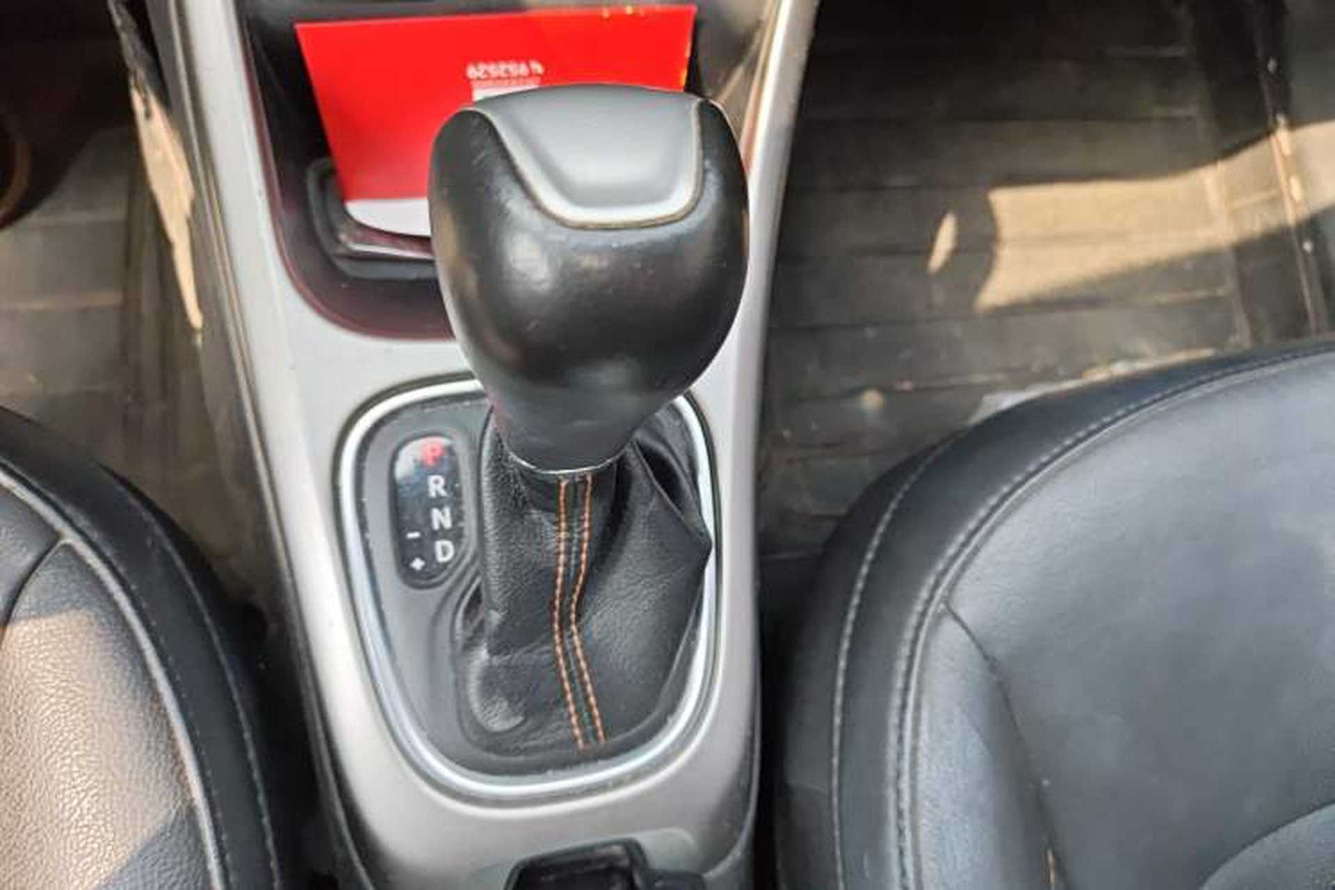 Used Jeep Compass 2017 200T Automatic Family Edition Gear Lever