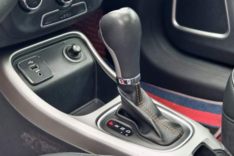 Used Jeep Compass 2017 200T Automatic Enjoyment Version Gear Lever