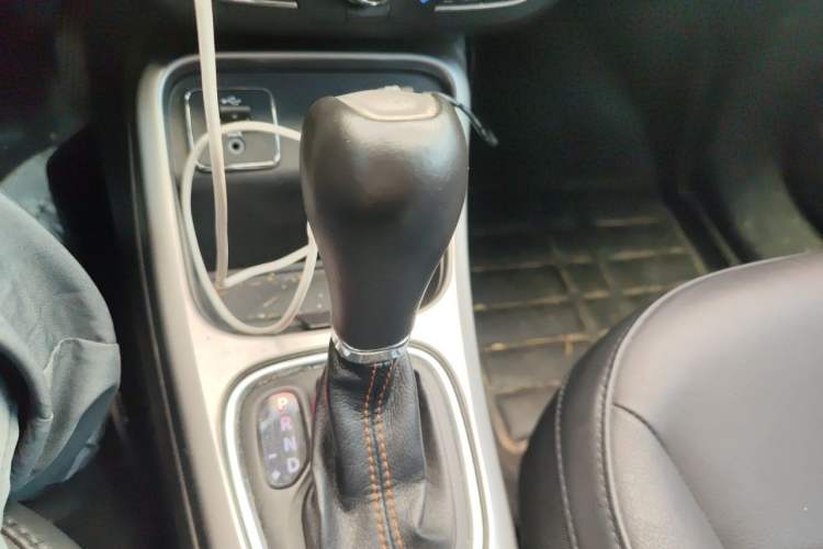Used Jeep Compass 2017 200T Automatic Family Edition Gear Lever