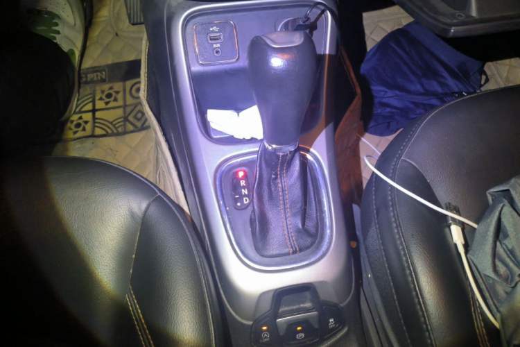 Used Jeep Compass 2017 200T Automatic Family Edition Gear Lever