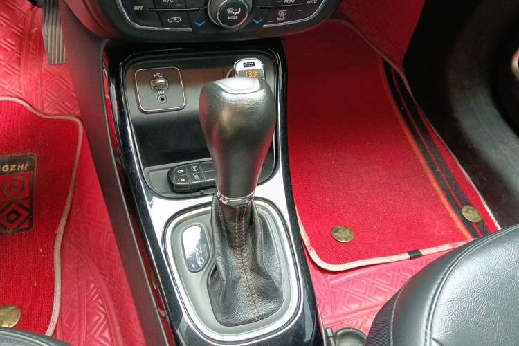 Used Jeep Compass 2017 200T Automatic Prestige Edition Gear Lever