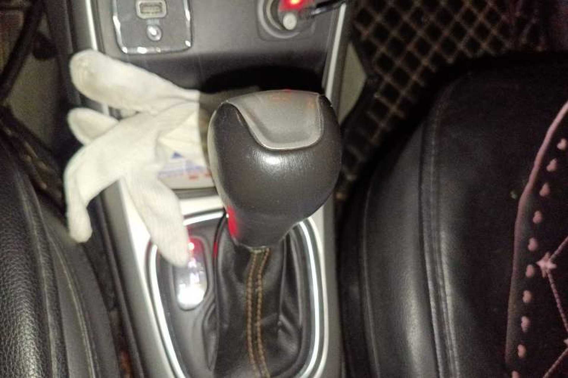 Used Jeep Compass 2017 200T Automatic Family Edition Gear Lever