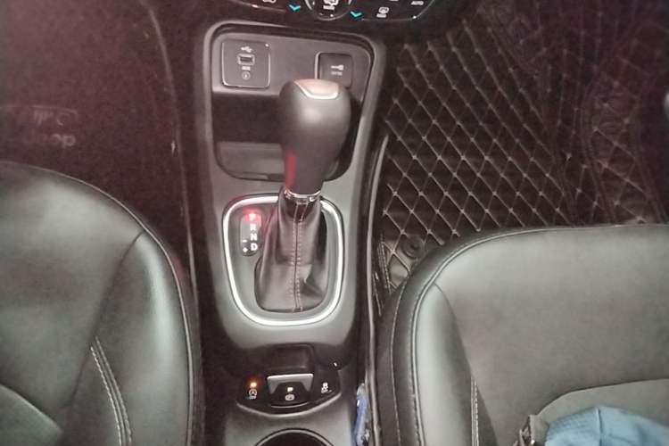 Used Jeep Compass 2017 200T Automatic Family Edition Gear Lever