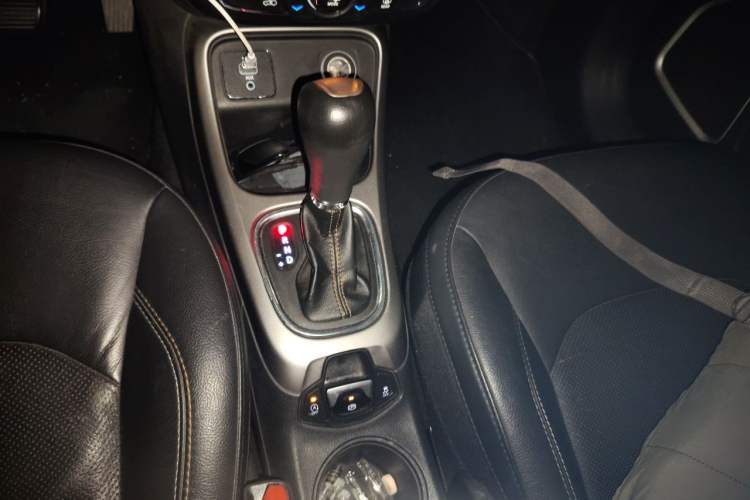 Used Jeep Compass 2017 200T Automatic Family Edition Gear Lever