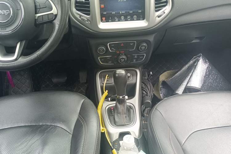 Used Jeep Compass 2017 200T Automatic Family Edition Gear Lever