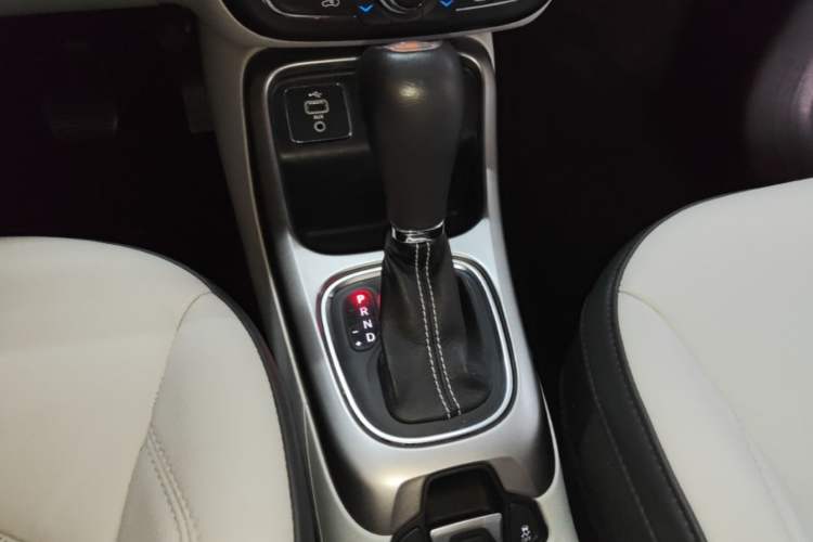 Used Jeep Compass 2017 200T Automatic Family Edition Gear Lever