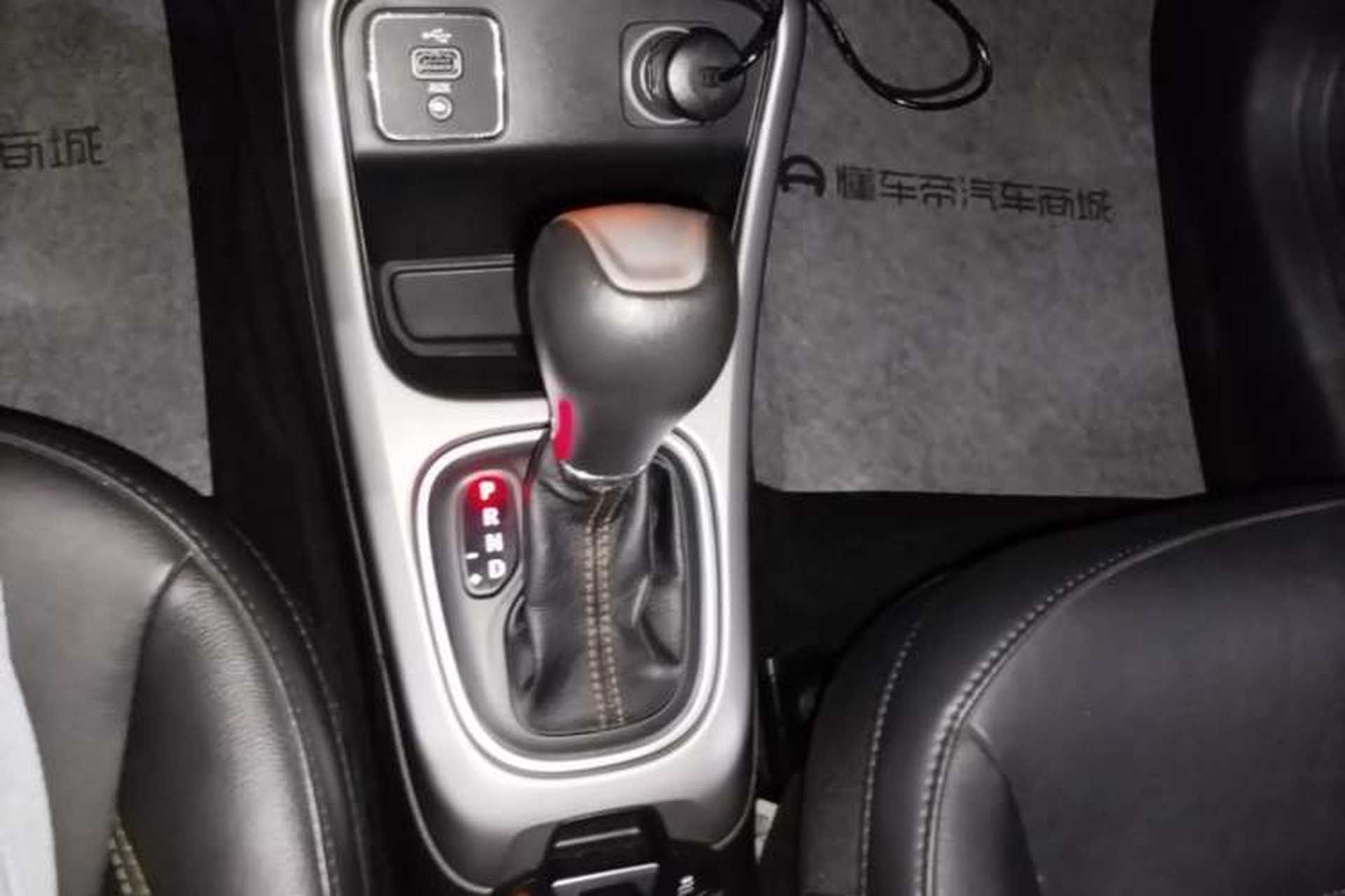 Used Jeep Compass 2017 200T Automatic Family Edition Gear Lever