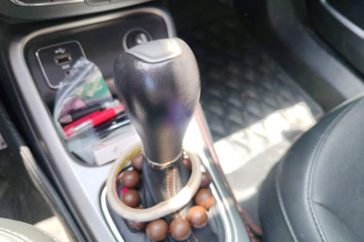 Used Jeep Compass 2017 200T Automatic Family Edition Gear Lever