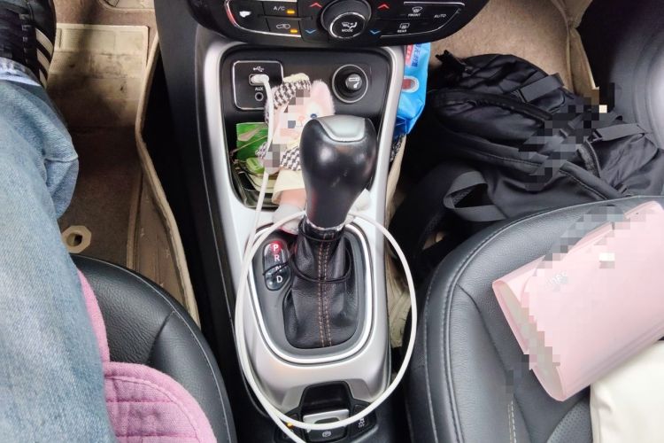 Used Jeep Compass 2017 200T Automatic Family Edition Gear Lever