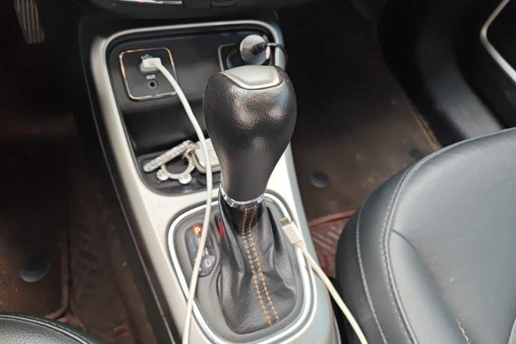 Used Jeep Compass 2017 200T Automatic Family Edition Gear Lever