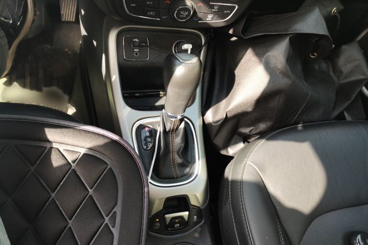 Used Jeep Compass 2017 200T Automatic Family Edition Gear Lever