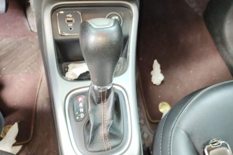 Used Jeep Compass 2017 200T Automatic Family Edition Gear Lever