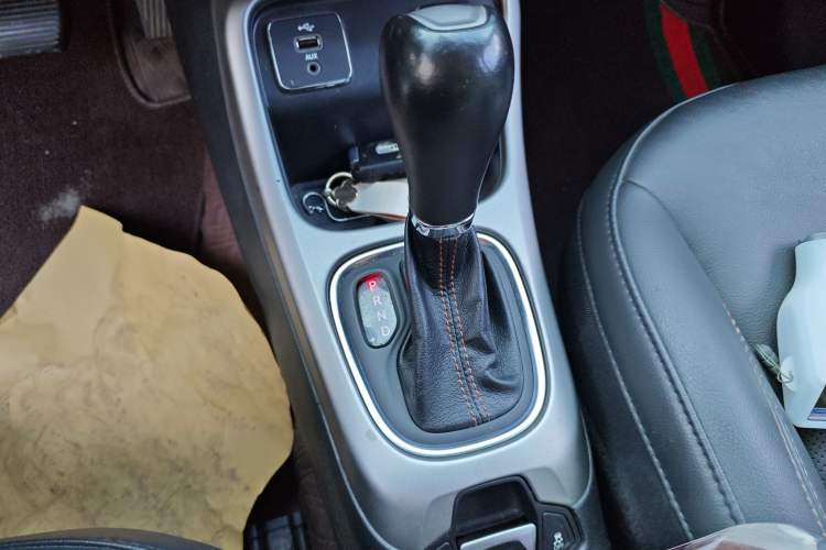 Used Jeep Compass 2017 200T Automatic Family Edition Gear Lever