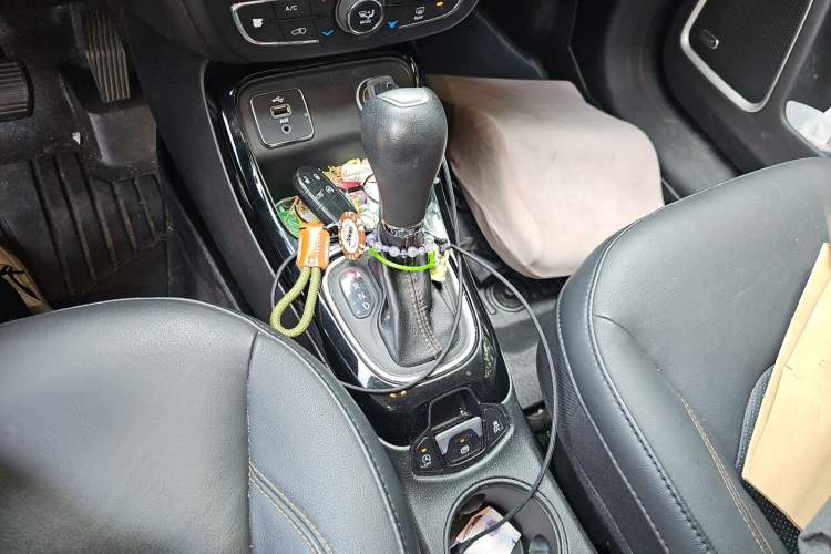 Used Jeep Compass 2017 200T Automatic Prestige Edition Gear Lever