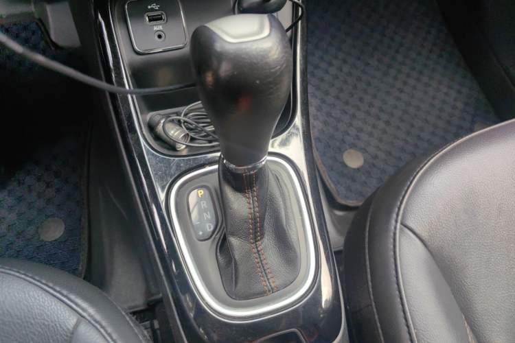 Used Jeep Compass 2017 200T Automatic Prestige Edition Gear Lever