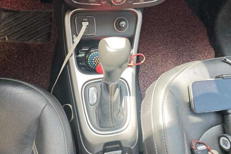 Used Jeep Compass 2017 200T Automatic Family Edition Gear Lever