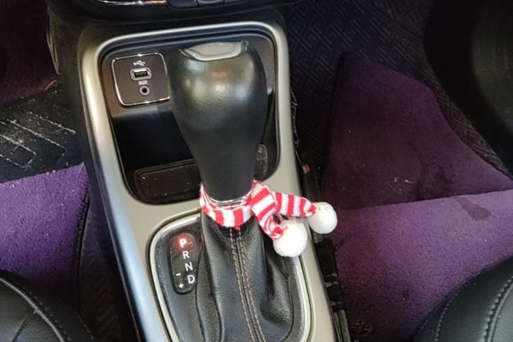 Used Jeep Compass 2017 200T Automatic Family Edition Gear Lever