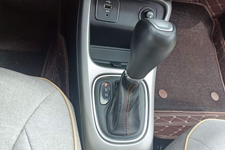 Used Jeep Compass 2017 200T Automatic Enjoyment Version Gear Lever