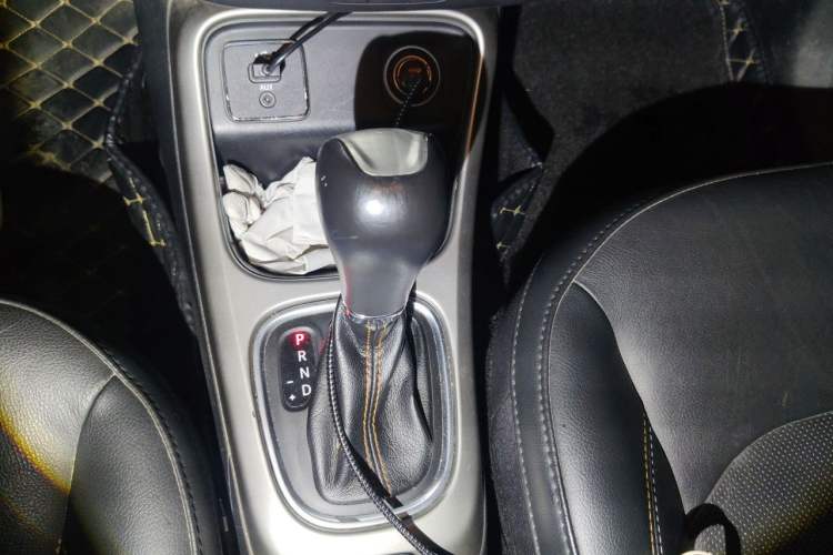 Used Jeep Compass 2017 200T Automatic Family Edition Gear Lever