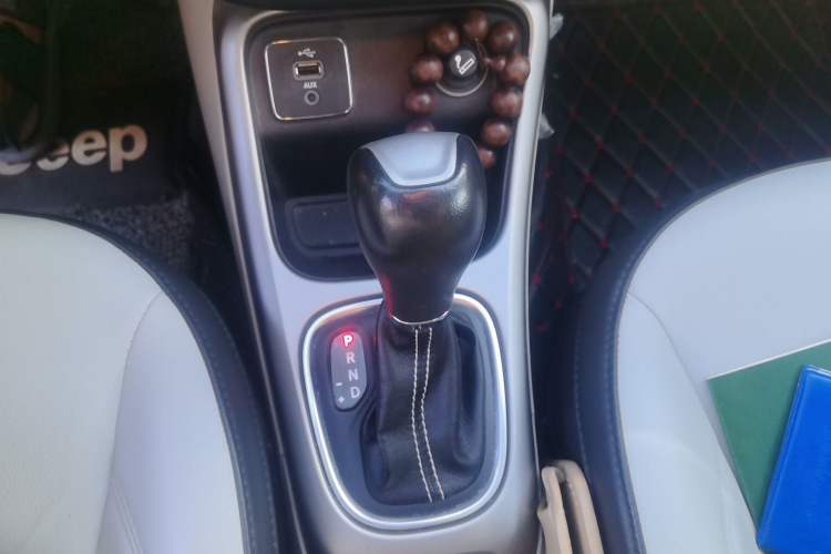 Used Jeep Compass 2017 200T Automatic Family Edition Gear Lever