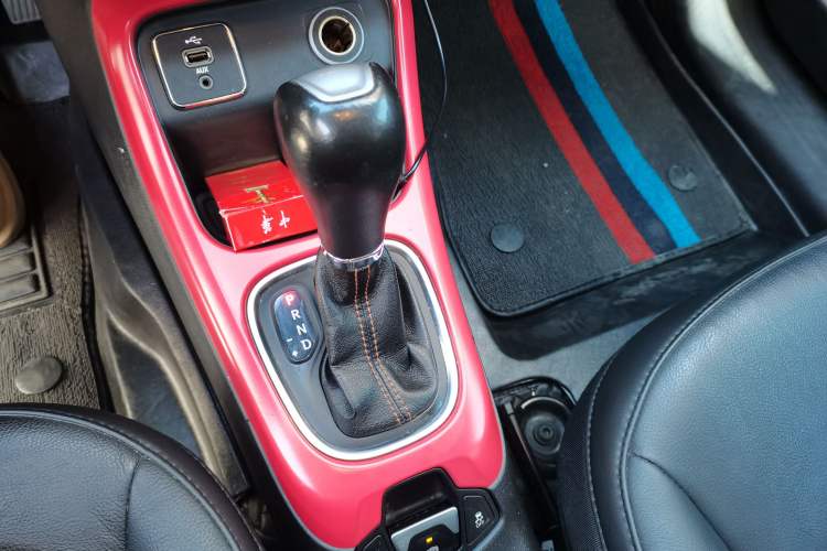 Used Jeep Compass 2017 200T Automatic Family Edition Gear Lever