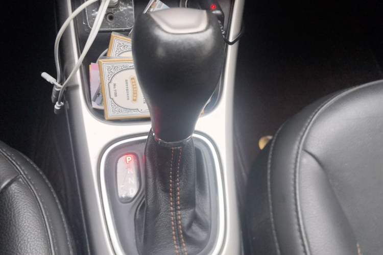 Used Jeep Compass 2017 200T Automatic Family Edition Gear Lever