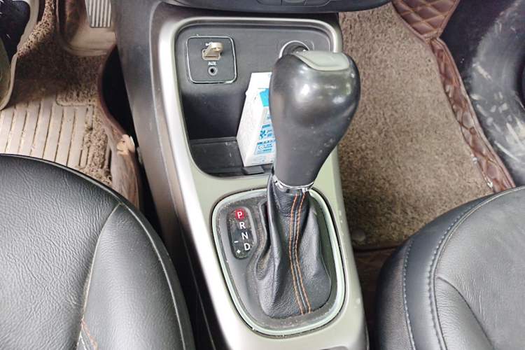 Used Jeep Compass 2017 200T Automatic Family Edition Gear Lever