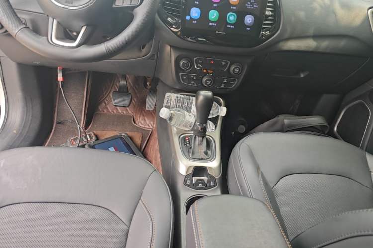 Used Jeep Compass 2017 200T Automatic Family Edition Gear Lever